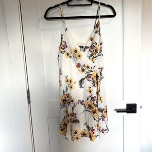 NWT Express white floral print dress